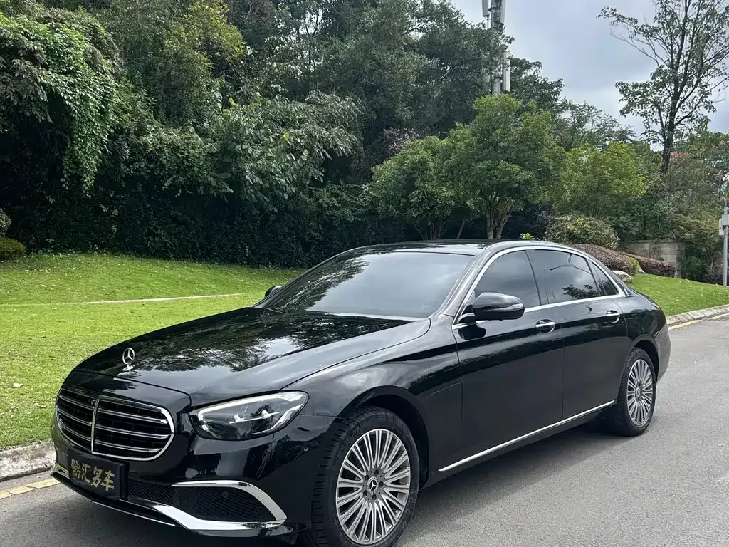 Mercedes-Benz E-Class — фото 1