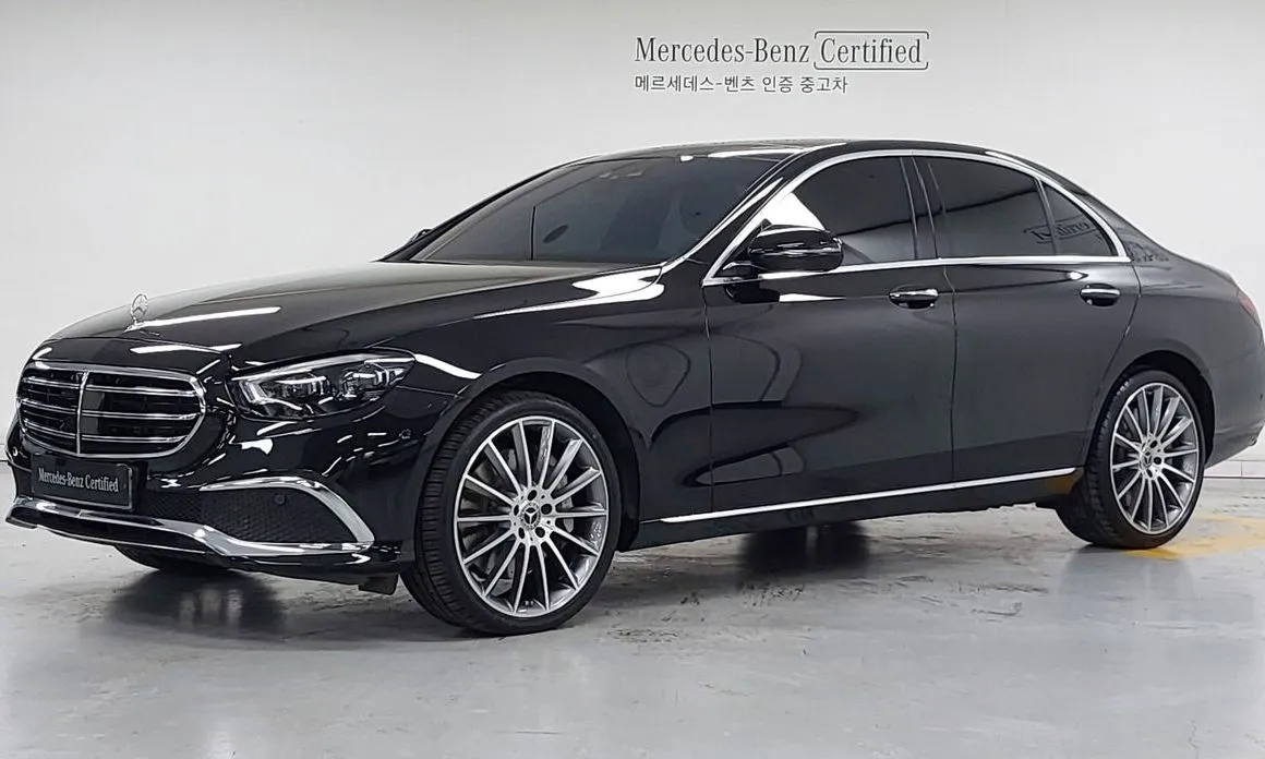Mercedes-Benz E-Class — фото 1