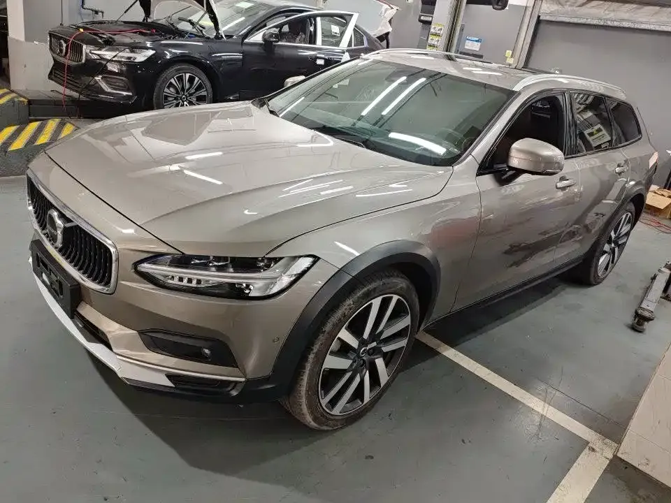 Volvo V90 — фото 1