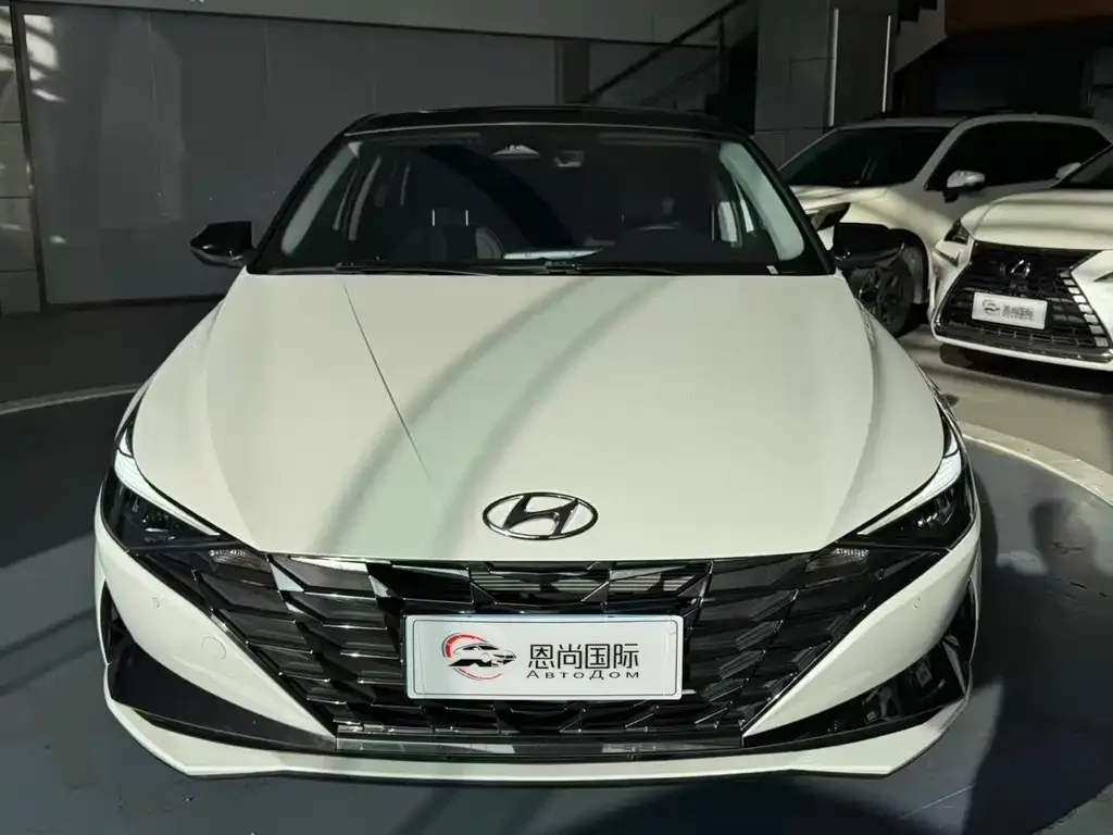 Hyundai Elantra — фото 7