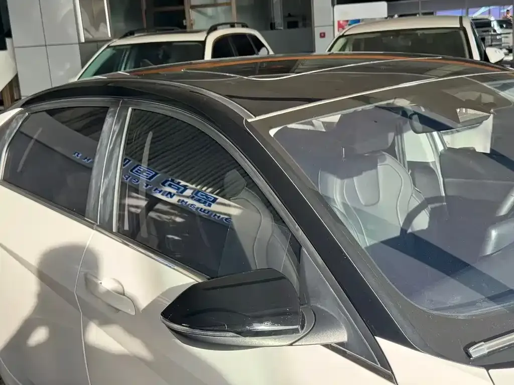 Hyundai Elantra — фото 9