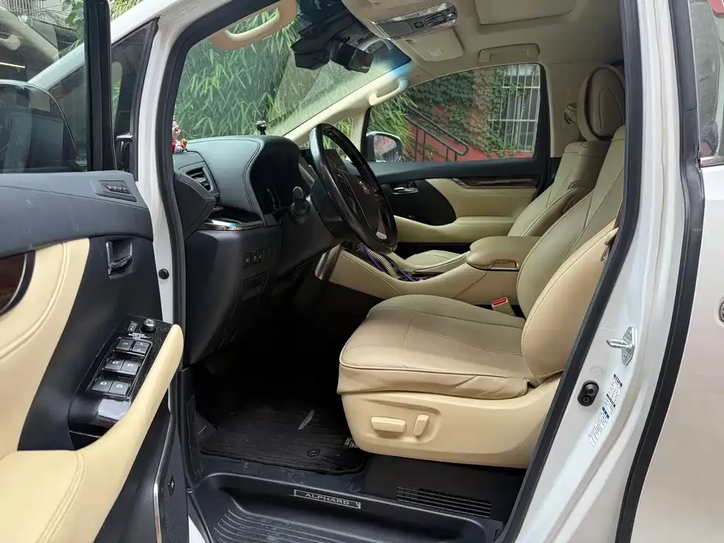Toyota Alphard 2021 из CN, фото 8