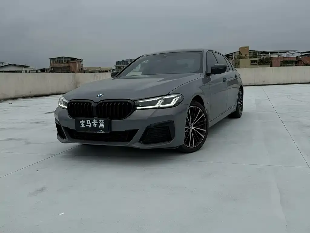 BMW 5 Series — фото 1