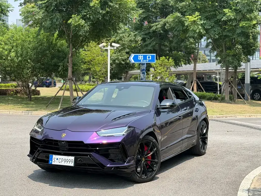 Lamborghini Urus — фото 1