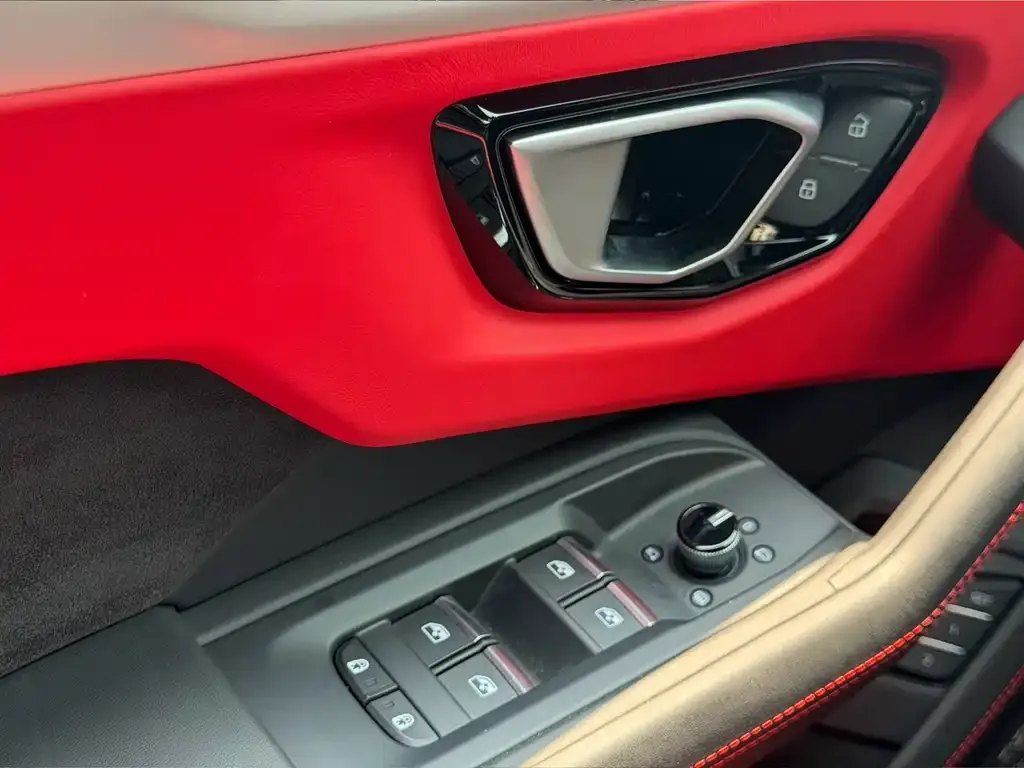 Lamborghini Urus — фото 3