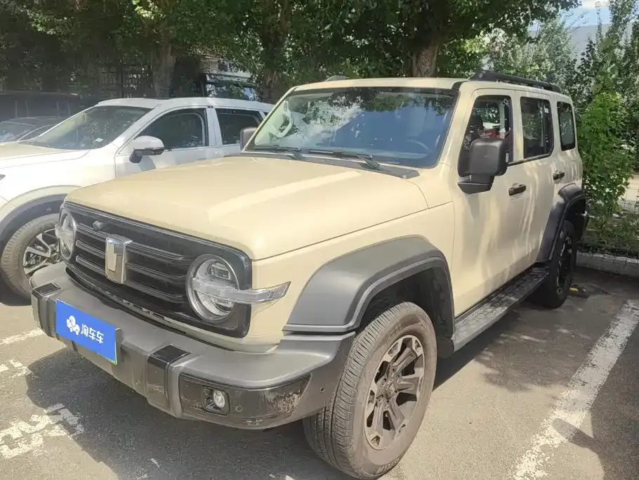 Tank 300 New Energy — фото 1