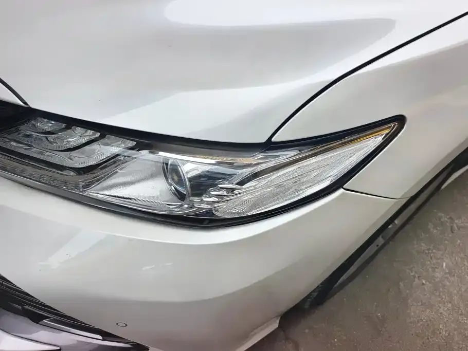 Toyota Camry — фото 3
