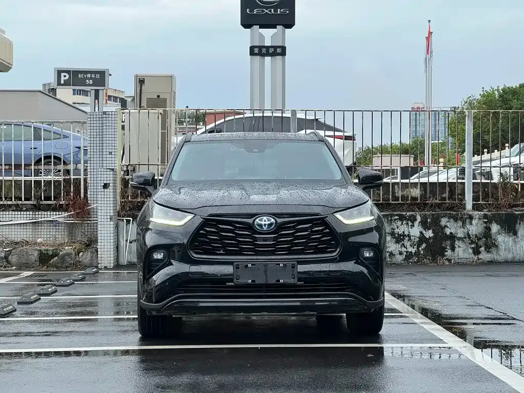 Toyota Highlander — фото 4