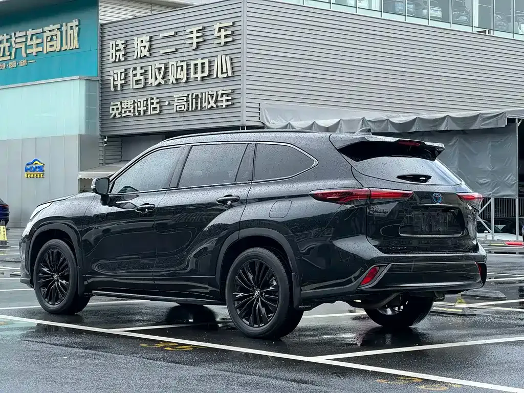 Toyota Highlander — фото 6