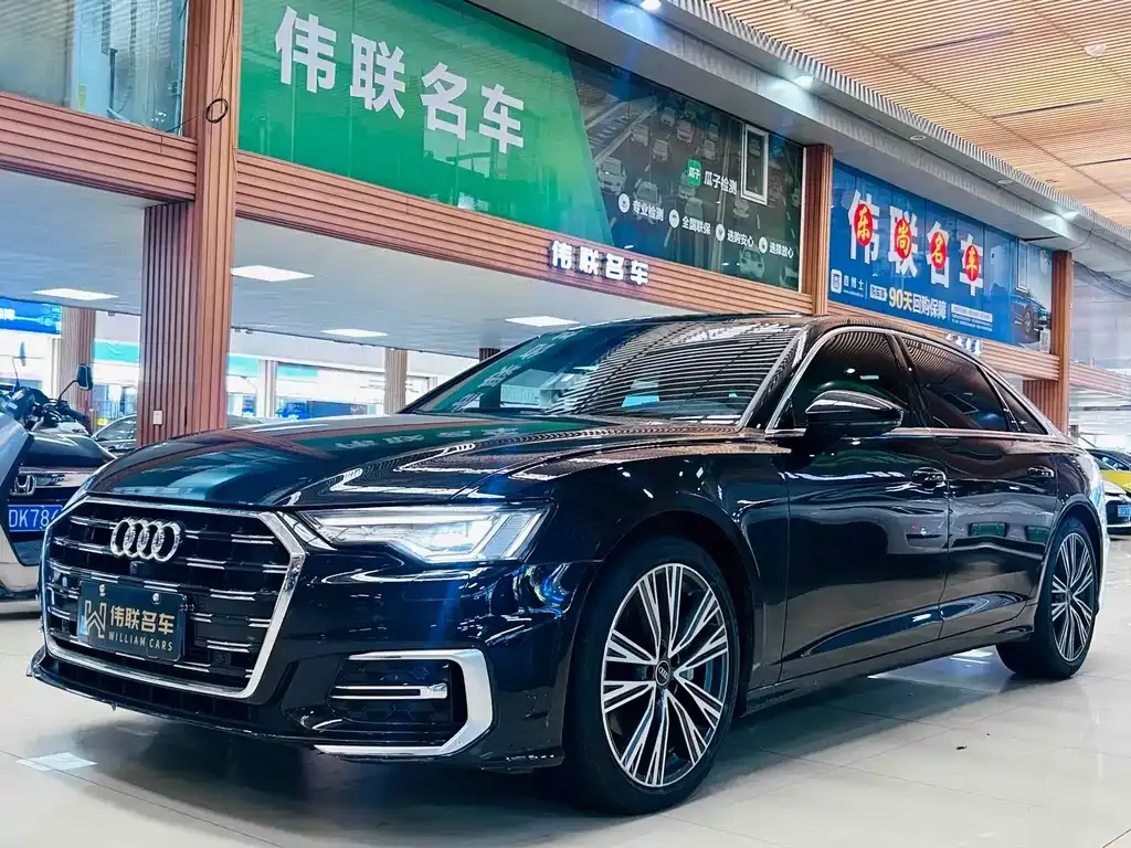 Audi A6L — фото 1