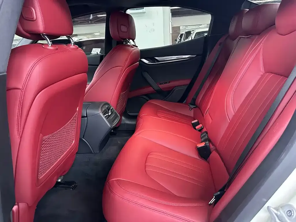 Maserati Ghibli — фото 9