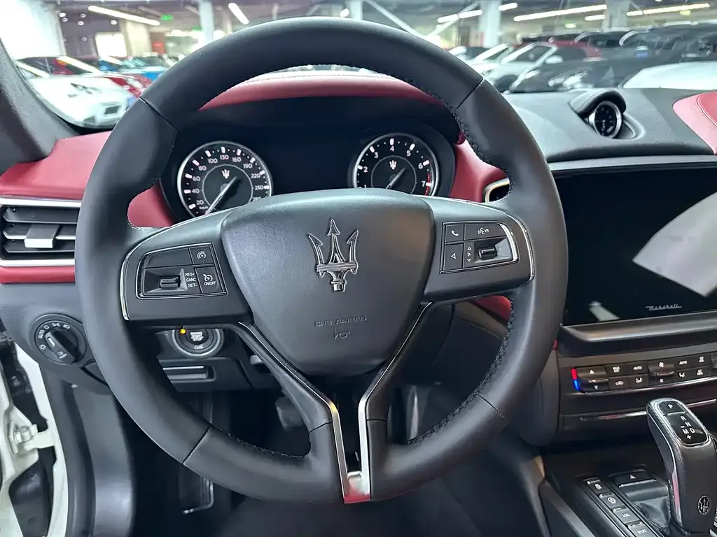 Maserati Ghibli — фото 5