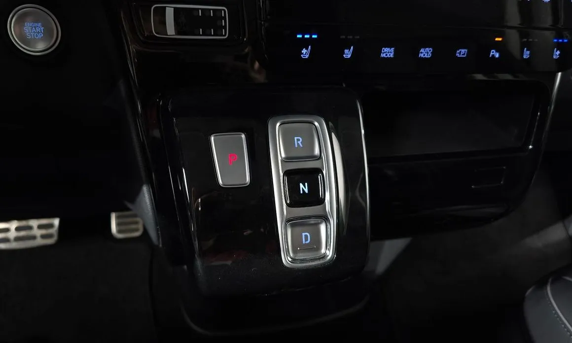 Hyundai Staria — фото 2