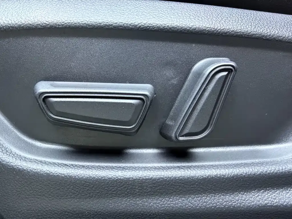 Toyota Corolla — фото 10