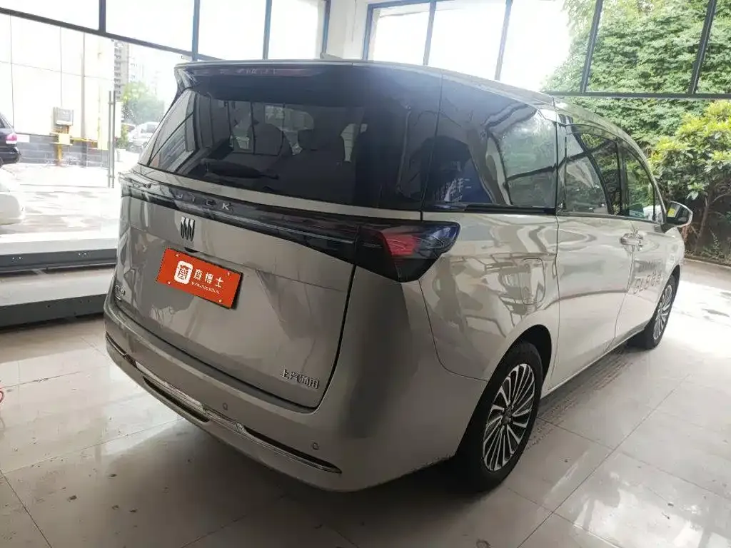 Buick GL8 Hybrid — фото 6