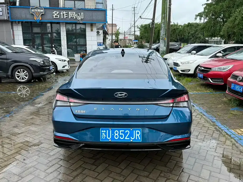 Hyundai Elantra — фото 10
