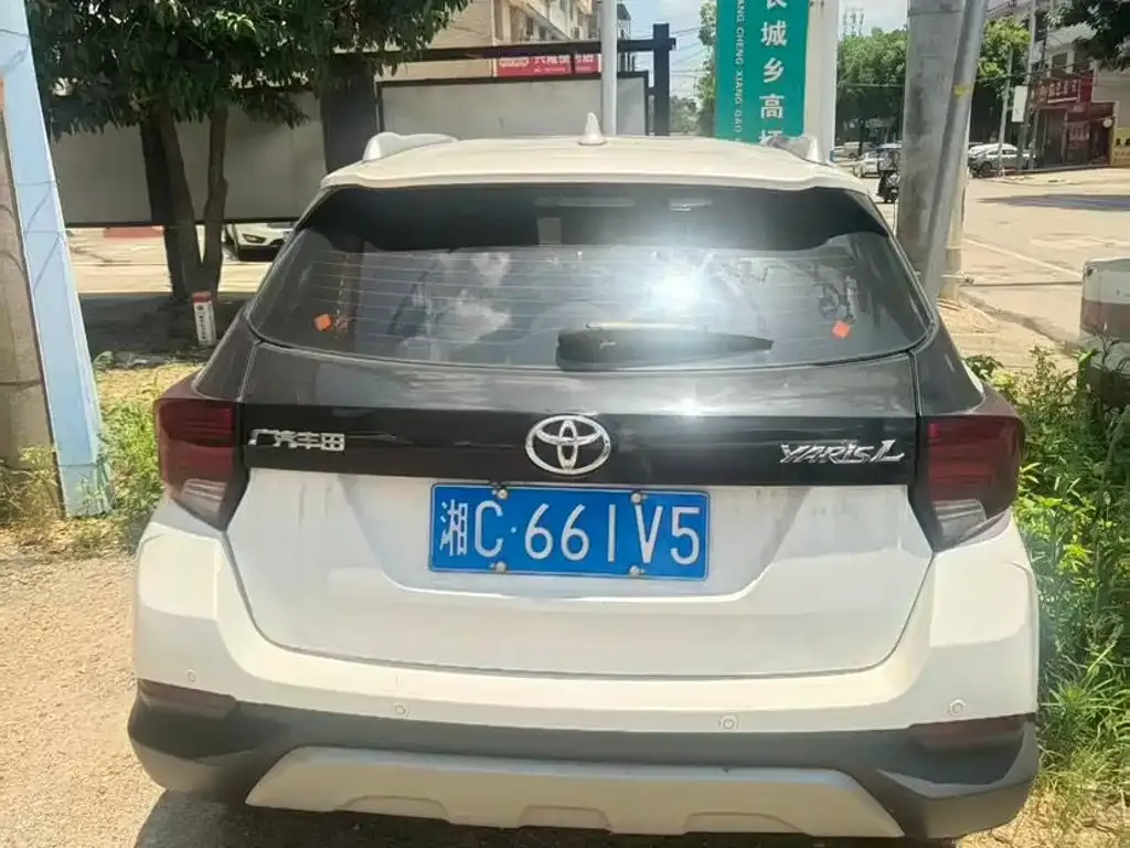 Toyota Yaris L — фото 8