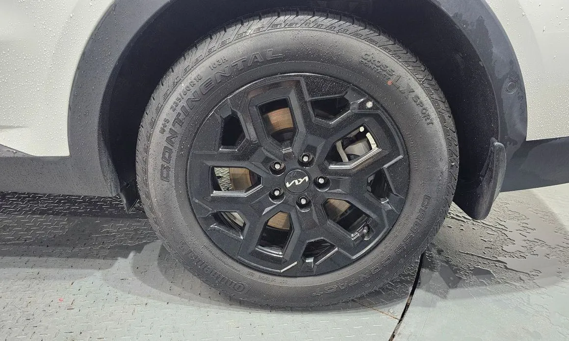 Kia Sorento — фото 7