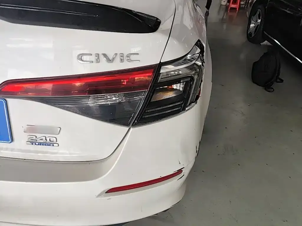 Honda Civic — фото 10