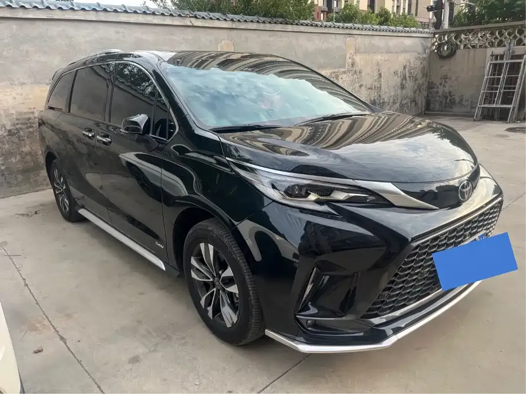 Toyota Granvia — фото 4