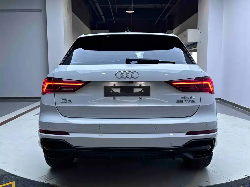 Audi Q3 — фото 10