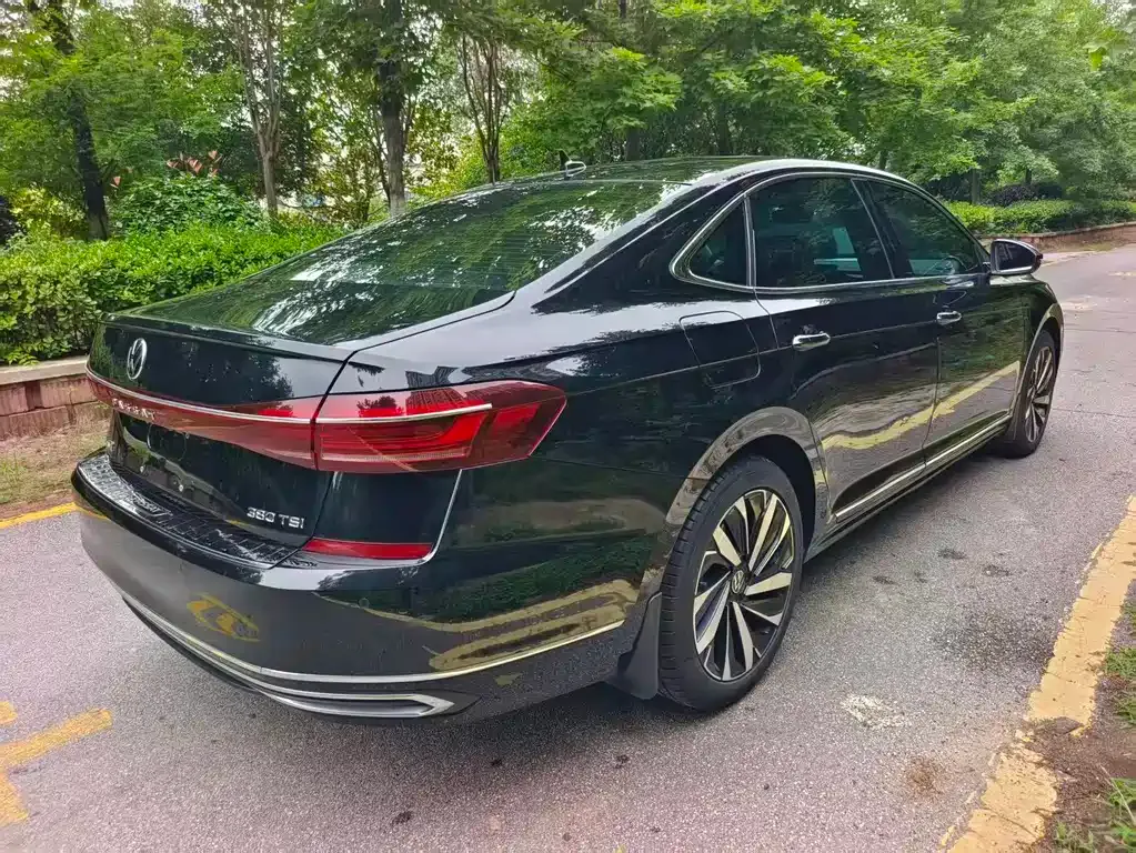 Volkswagen Passat — фото 7