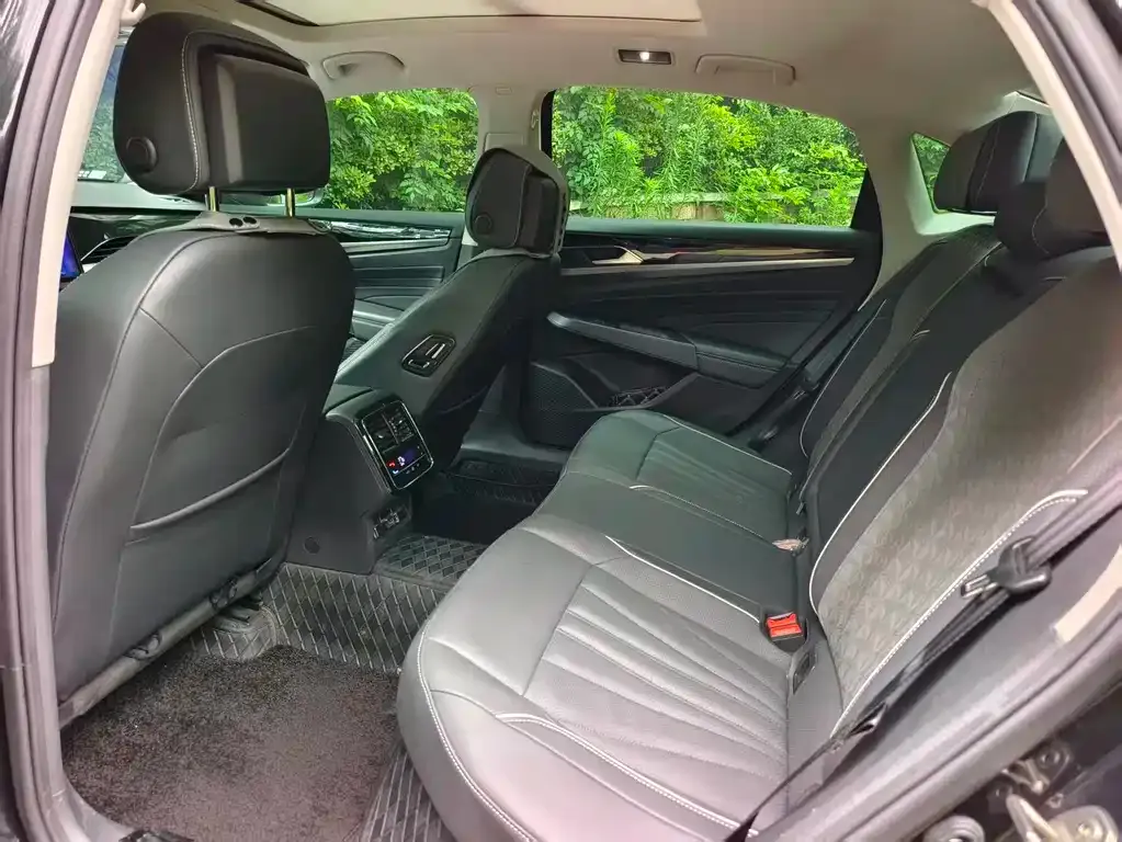 Volkswagen Passat — фото 4