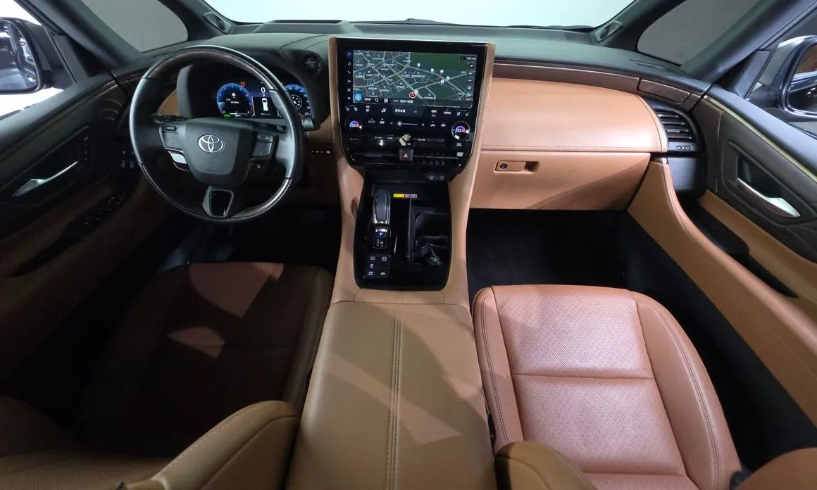 Toyota Alphard — фото 5