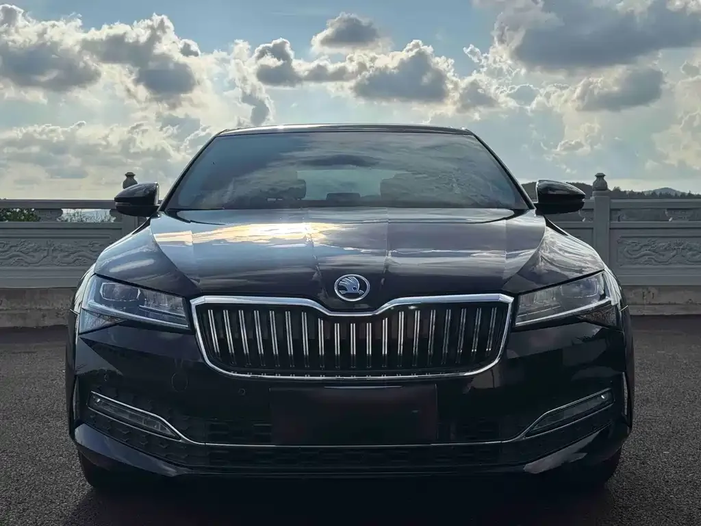 Skoda Superb — фото 2