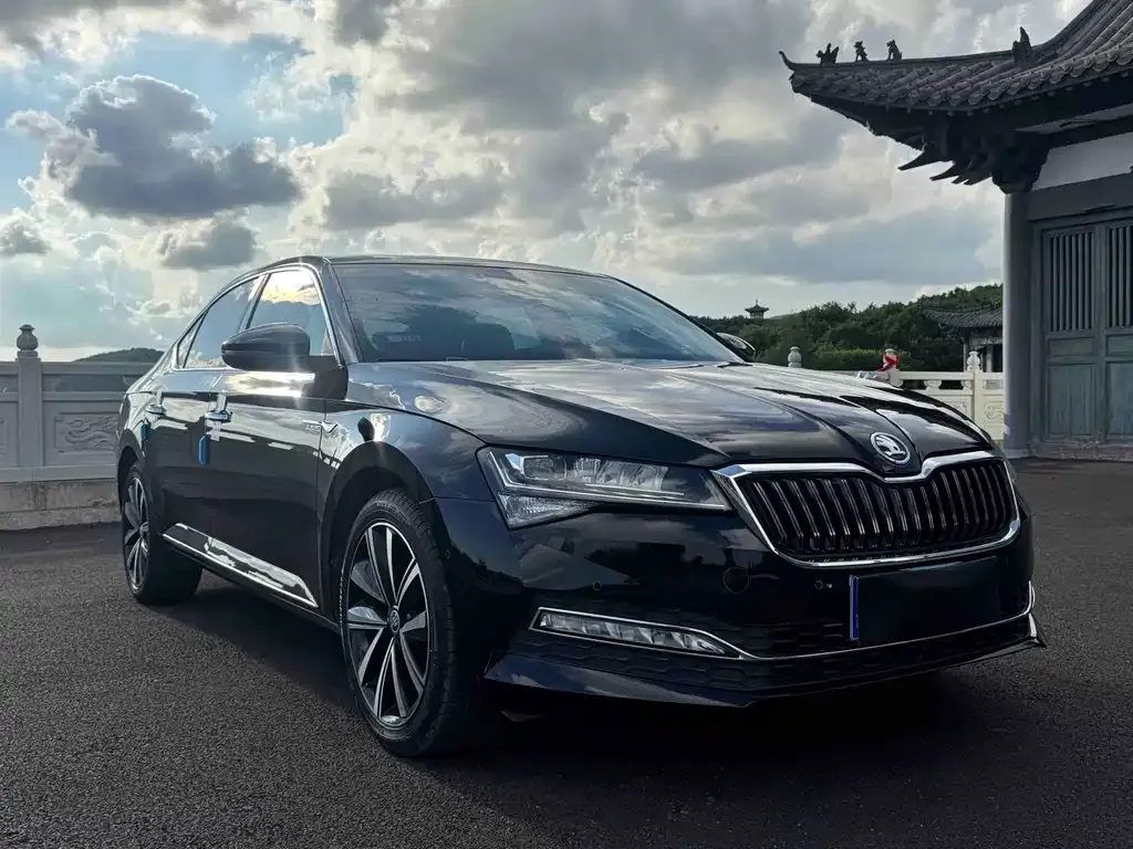 Skoda Superb — фото 3