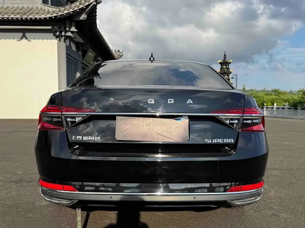 Skoda Superb — фото 5