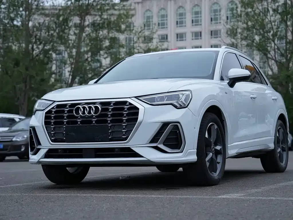 Audi Q3 — фото 1