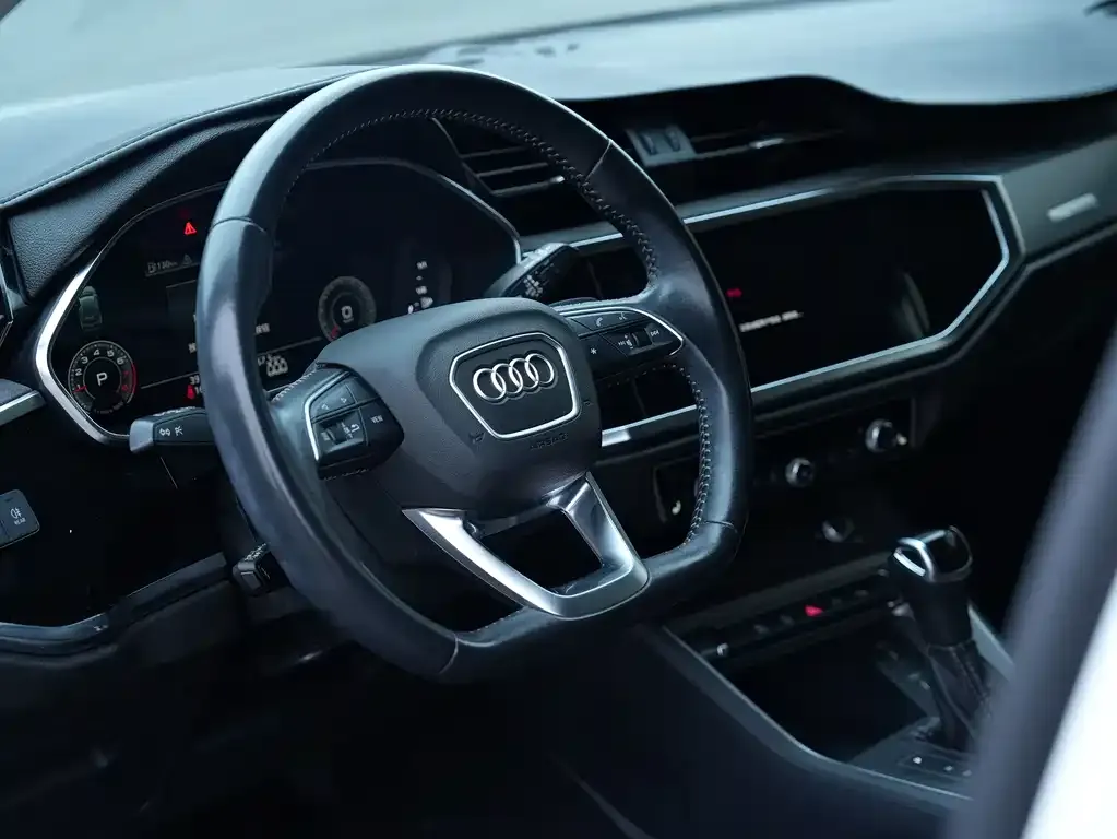 Audi Q3 — фото 4