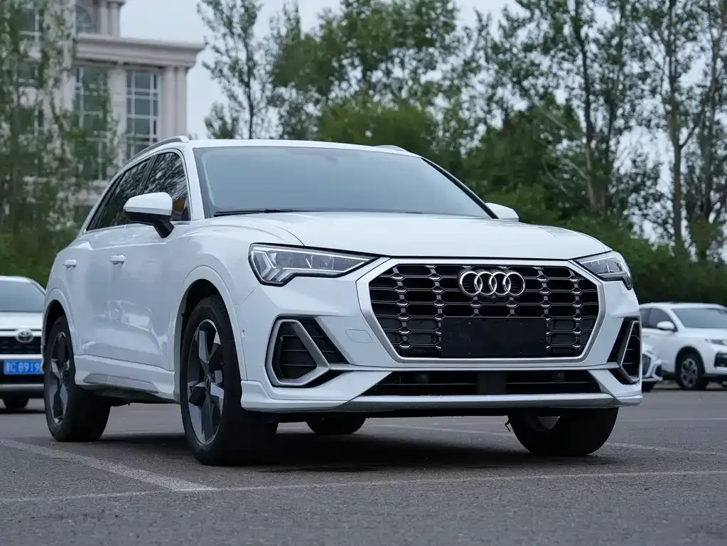 Audi Q3 — фото 8