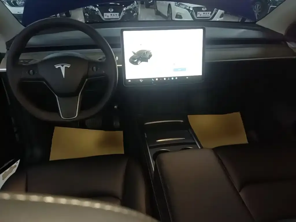 Tesla Model Y — фото 2