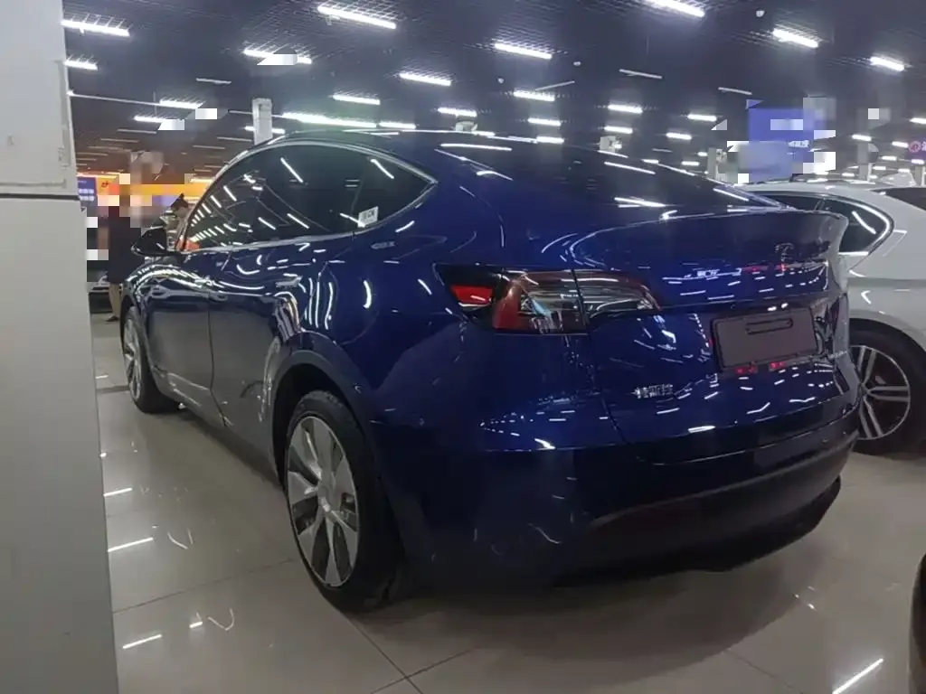 Tesla Model Y — фото 6