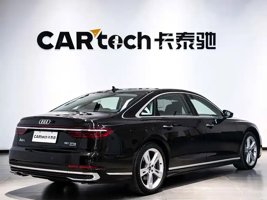 Audi A8 — фото 6