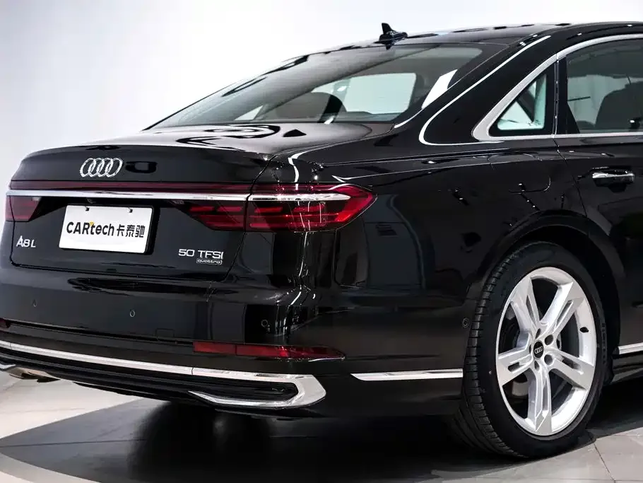 Audi A8 — фото 10