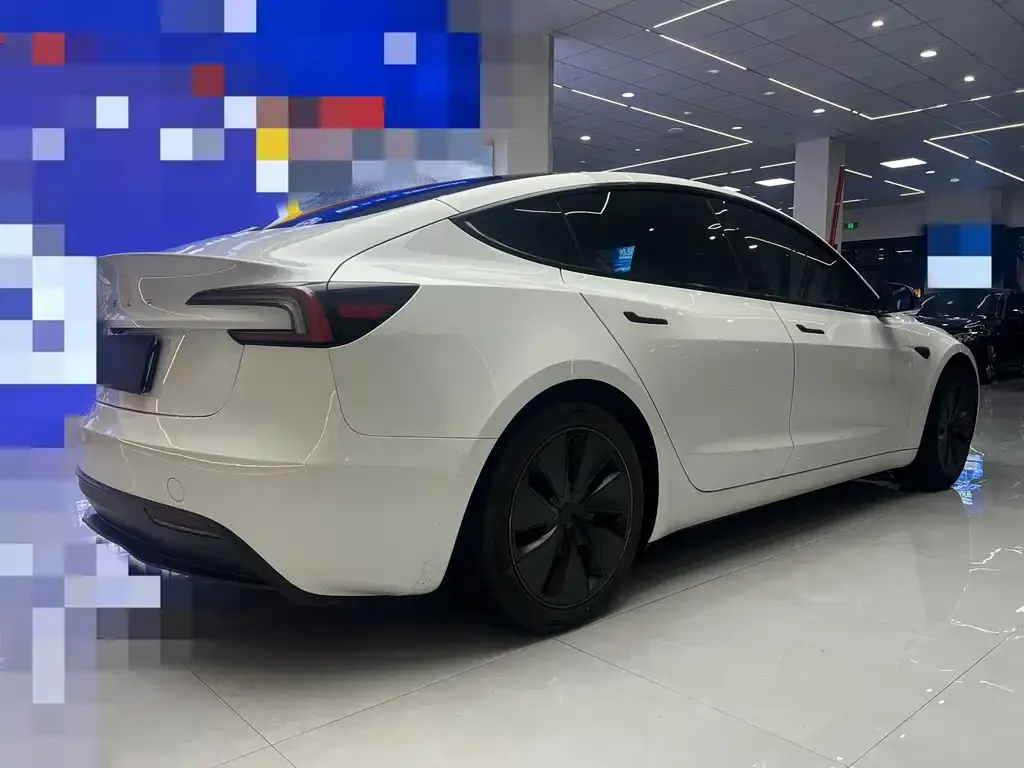 Tesla Model 3 — фото 3