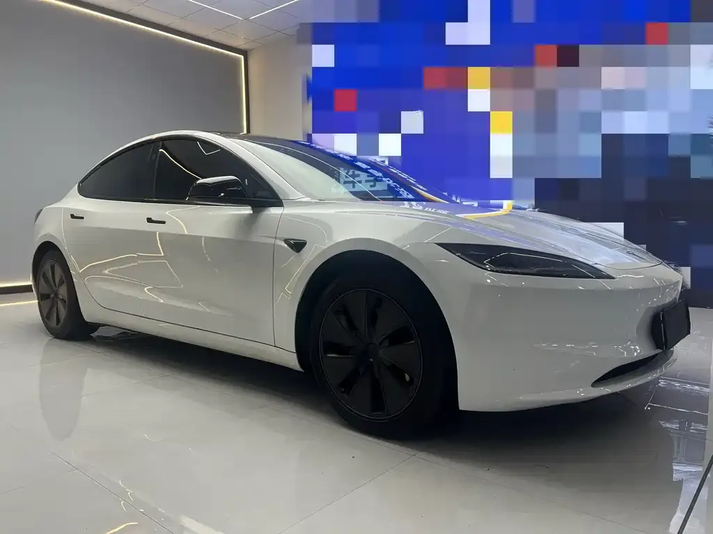 Tesla Model 3 — фото 10