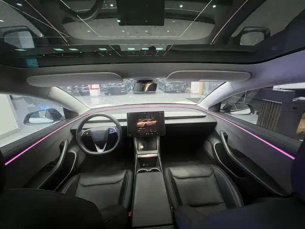 Tesla Model 3 — фото 4