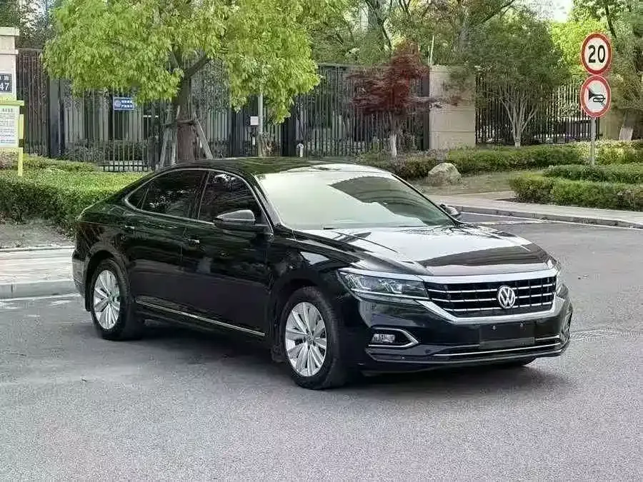 Volkswagen Passat — фото 5