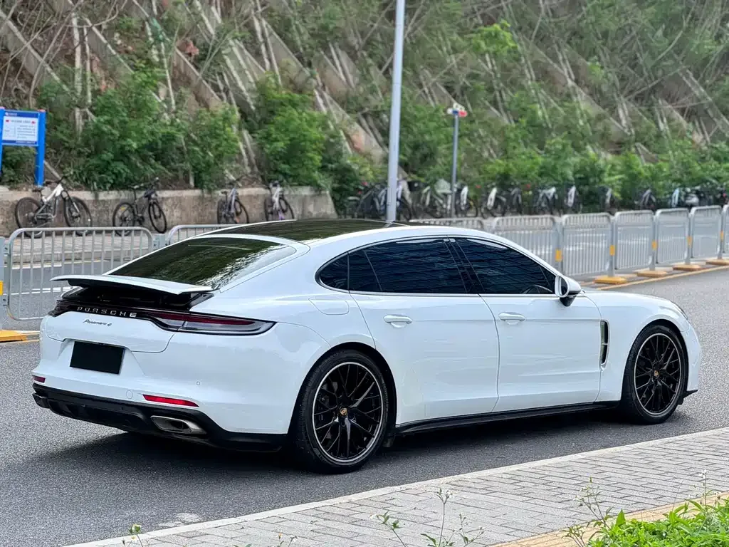 Porsche Panamera — фото 6
