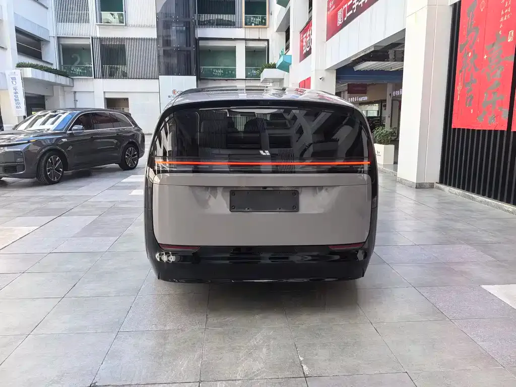 Li Auto MEGA — фото 6