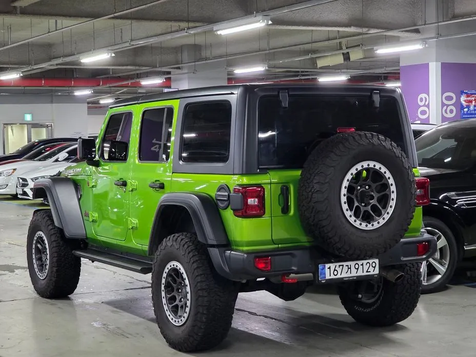 Jeep Wrangler — фото 7