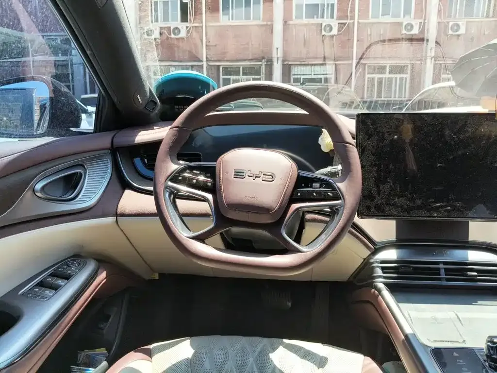 BYD Seal — фото 9