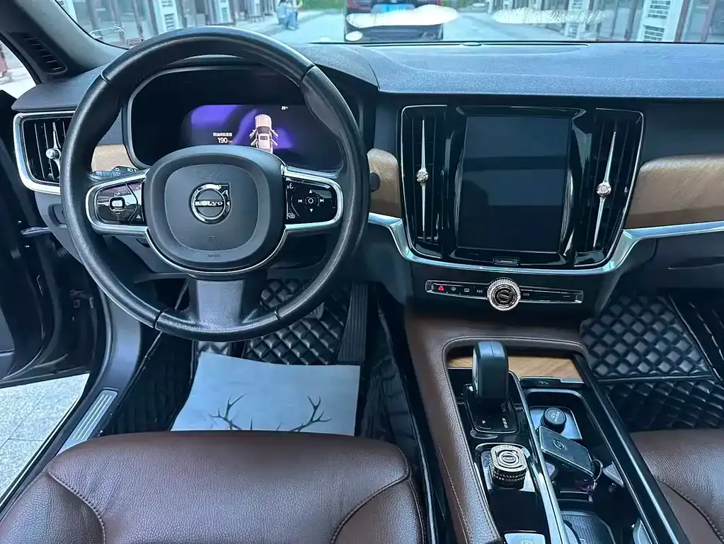 Volvo S90 — фото 8