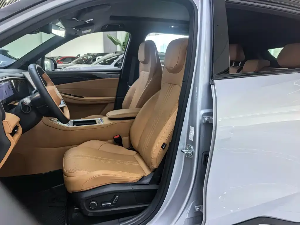 Geely Galaxy L7 — фото 7