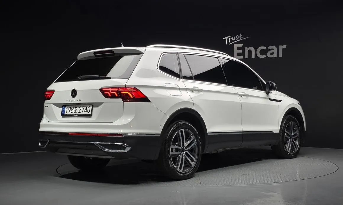 Volkswagen Tiguan — фото 8