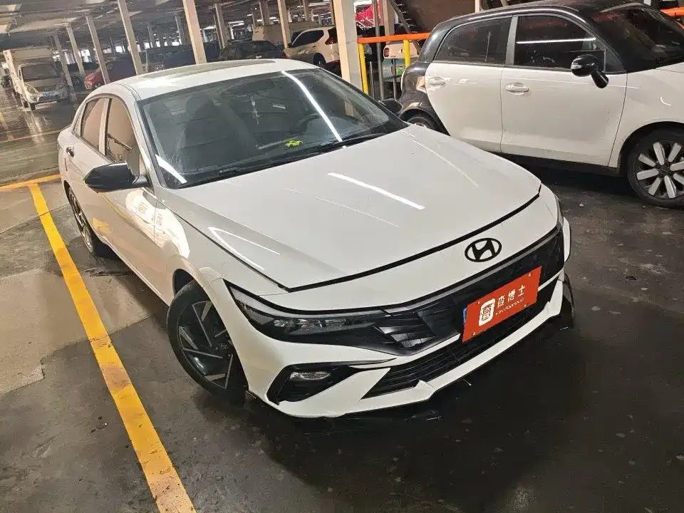 Hyundai Elantra — фото 9